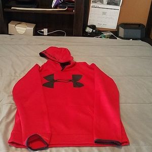 Under Armour sweatshirt